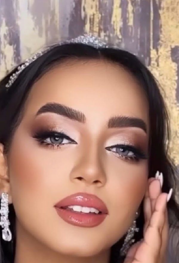 Bridal makeup with tiara